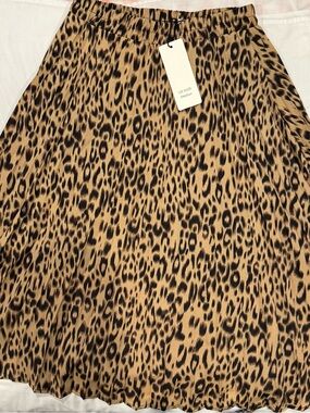 Leopard Print Midi Skirt size medium brand new with tags